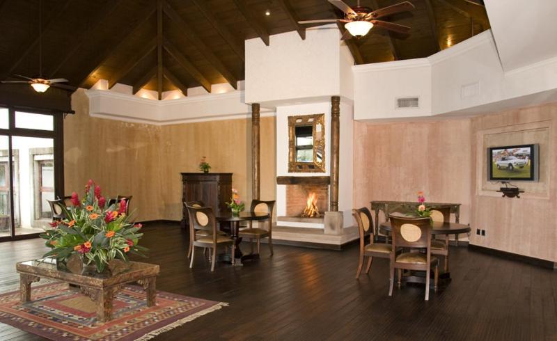 Hotel La Reunion Golf Resort And Residences Антигуа-Гватемала Экстерьер фото