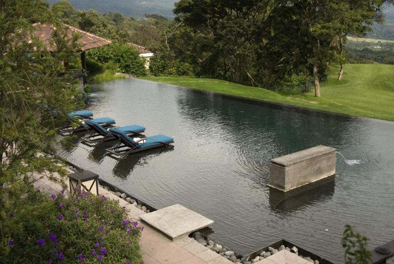 Hotel La Reunion Golf Resort And Residences Антигуа-Гватемала Экстерьер фото