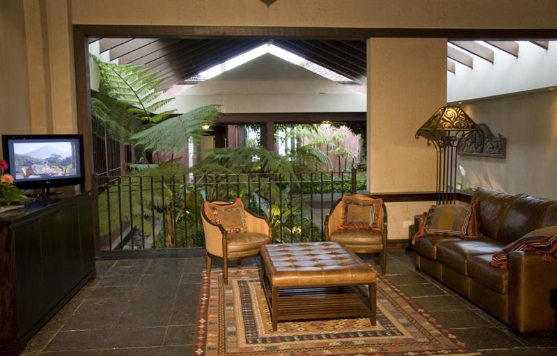 Hotel La Reunion Golf Resort And Residences Антигуа-Гватемала Экстерьер фото
