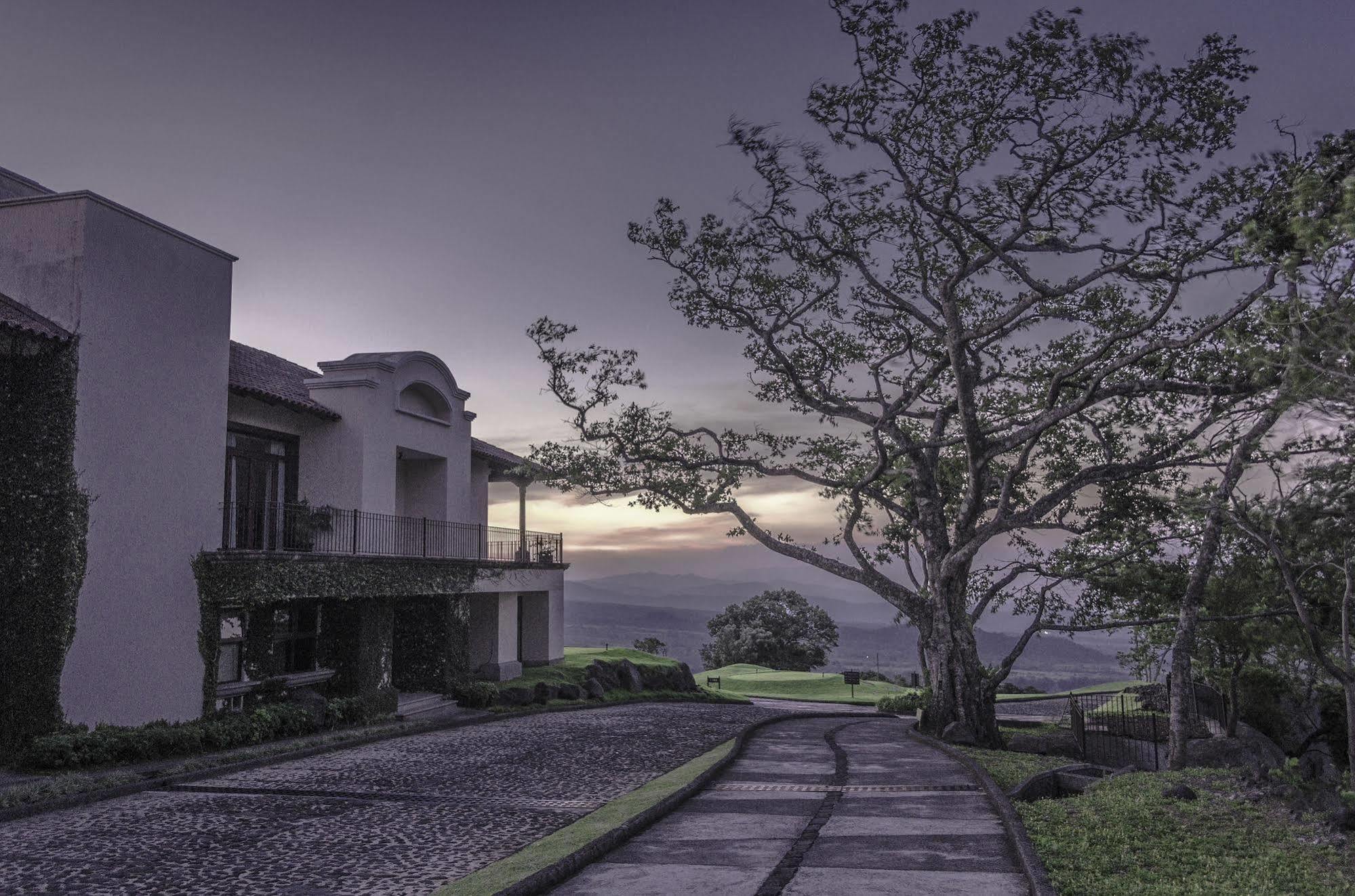 Hotel La Reunion Golf Resort And Residences Антигуа-Гватемала Экстерьер фото